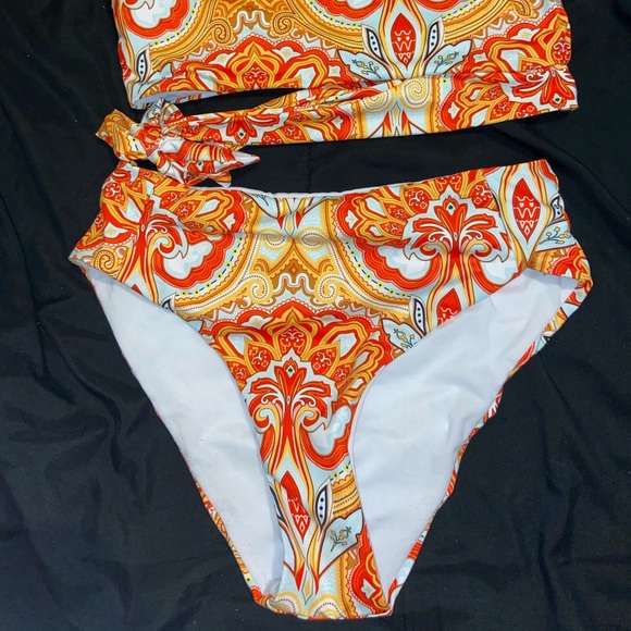 Bathing suit - Picture 2 of 2